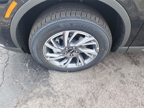 New 2026 Lincoln Corsair Premiere image 9