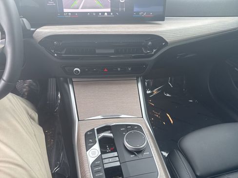 Used 2025 BMW 330i Sedan image 14