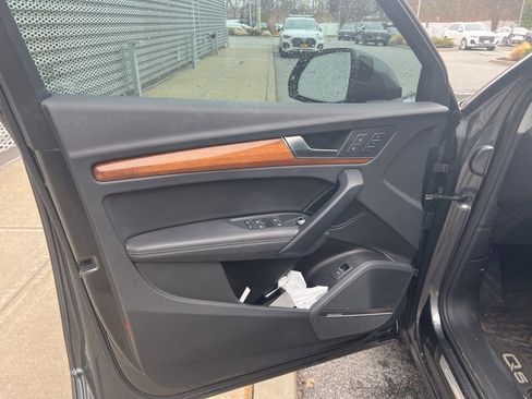 Used 2023 Audi Q5 2.0T Premium Plus w/ Premium Plus Package image 56