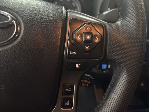 Used 2021 Toyota Tacoma TRD Sport w/ Technology Package image 20