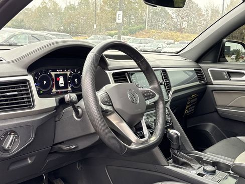 Used 2023 Volkswagen Atlas Cross Sport SEL R-Line image 10