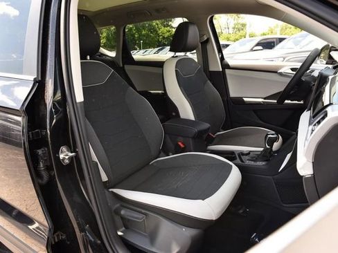New 2026 Volkswagen Taos SE AWD/4WD image 21