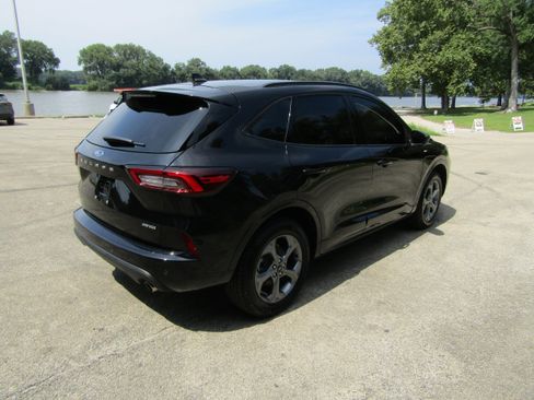 Used 2024 Ford Escape ST-Line w/ Tech Pack #1 AWD/4WD image 4
