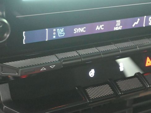 New 2025 GMC Hummer EV 2X w/ LPO, Dark Essentials Package image 26