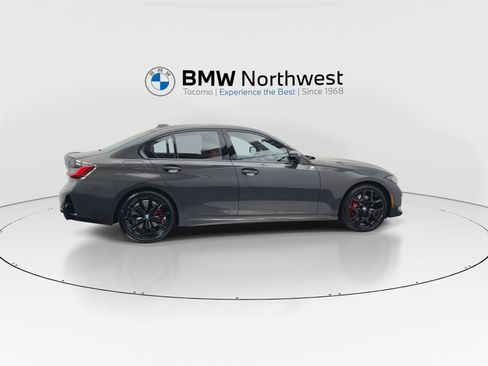New 2026 BMW 330i xDrive Sedan w/ M Sport Package AWD/4WD image 4