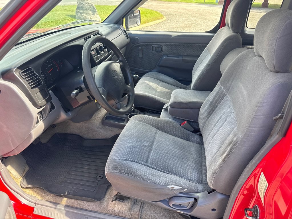 Used 2000 Nissan Frontier XE RWD image 23