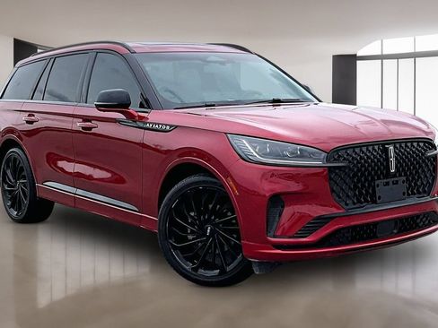 Used 2025 Lincoln Aviator Reserve w/ Equipment Group 201A AWD/4WD image 11