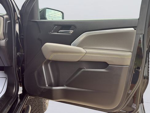 Used 2024 Chevrolet Colorado ZR2 w/ ZR2 Convenience Package III AWD/4WD image 10