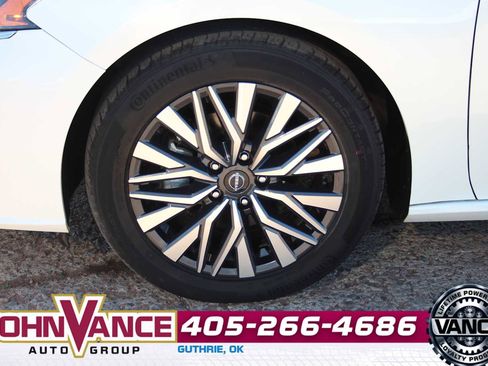 Used 2023 Nissan Altima 2.5 SV image 11