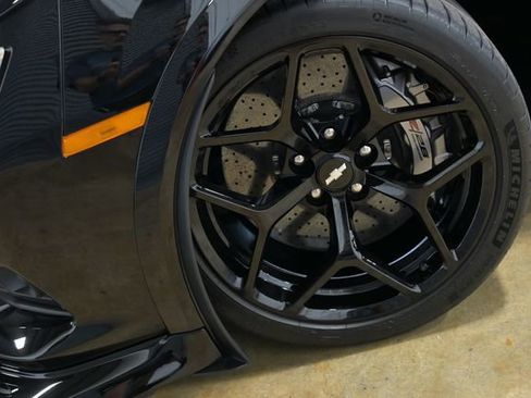 Used 2015 Chevrolet Camaro Z/28 image 2