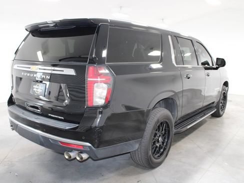 Used 2022 Chevrolet Suburban Premier RWD image 9
