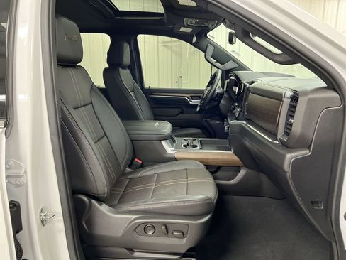 Used 2024 Chevrolet Silverado 3500 High Country w/ High Country Premium Package AWD/4WD image 23