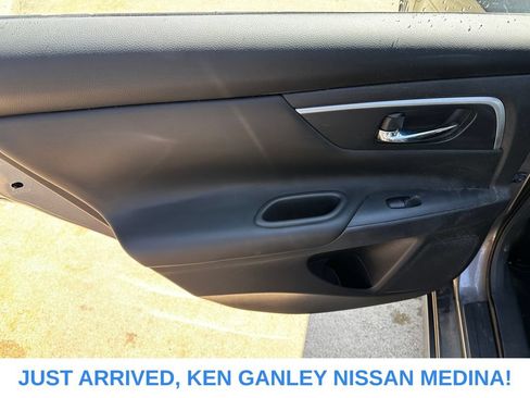 Used 2016 Nissan Altima 2.5 SL w/ Moonroof Package FWD image 17