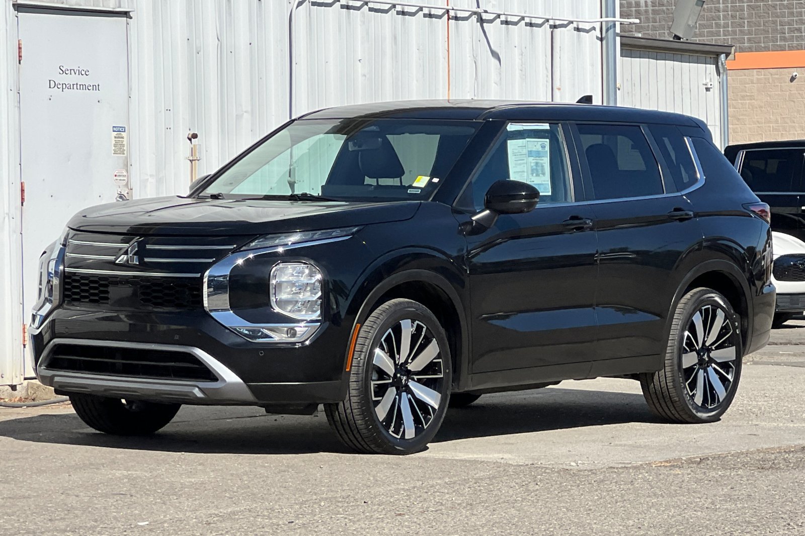 Used 2025 Mitsubishi Outlander SE FWD image 8