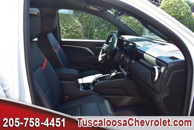 Used 2025 Chevrolet Colorado Z71 w/ Technology Package AWD/4WD image 26