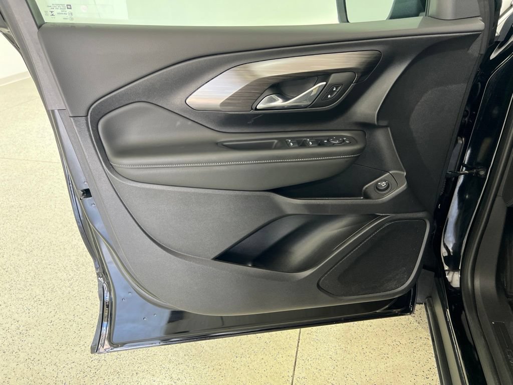 Used 2024 GMC Terrain SLE w/ Driver Convenience Package FWD image 20