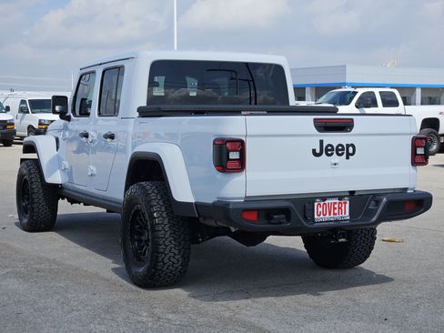 Used 2025 Jeep Gladiator Sport AWD/4WD image 7