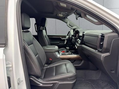 Used 2022 GMC Sierra 1500 Elevation w/ Elevation Premium Package image 17