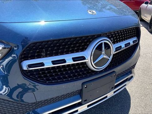 Used 2023 Mercedes-Benz GLA 250 4MATIC w/ Premium Package image 6