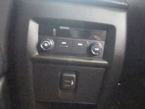Used 2023 Chevrolet Traverse LT FWD image 36