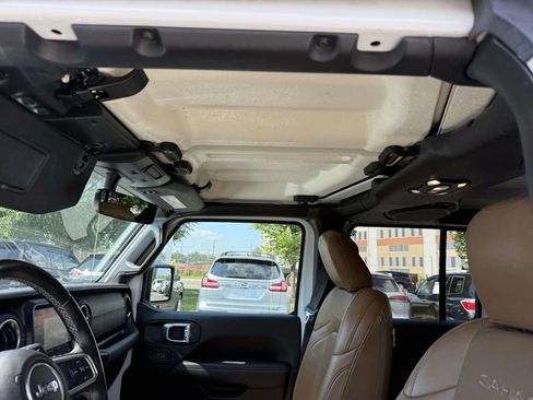 Used 2022 Jeep Wrangler Unlimited Sahara w/ Cold Weather Group AWD/4WD image 4