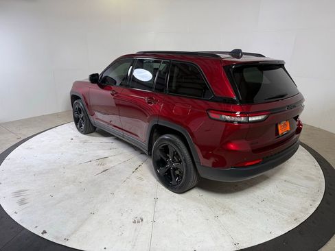 Certified 2023 Jeep Grand Cherokee Limited w/ Black Appearance Package image 5