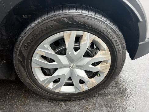 Used 2019 Toyota C-HR LE FWD image 27