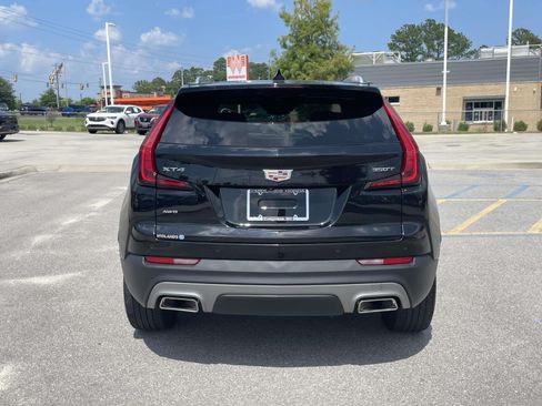 Used 2023 Cadillac XT4 Premium Luxury w/ Cold Weather Package AWD/4WD image 5