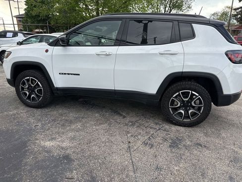 Used 2024 Jeep Compass Trailhawk w/ Trailhawk Elite Group AWD/4WD image 2