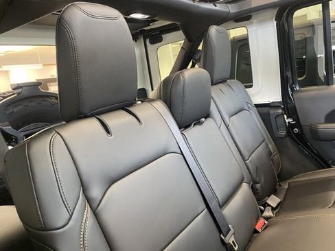 New 2025 Jeep Wrangler Unlimited Rubicon 392 image 32