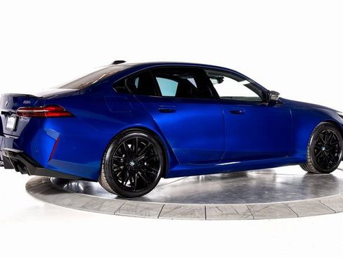 Used 2025 BMW M5 w/ Carbon Package image 7