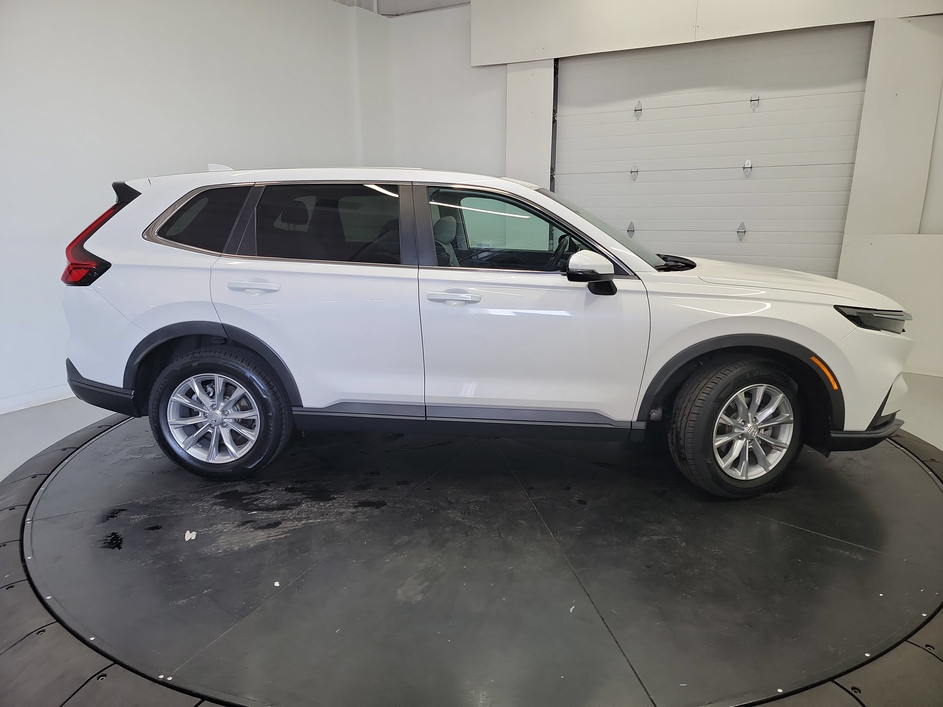 Used 2023 Honda CR-V EX image 11