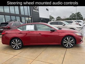 Used 2022 Nissan Altima 2.5 SR video 2
