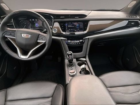 Certified 2025 Cadillac XT6 Premium Luxury w/ Platinum Package AWD/4WD image 15