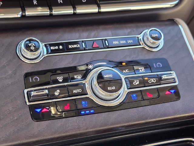 Used 2020 Lincoln Aviator Reserve w/ Elements Package Plus AWD/4WD image 27