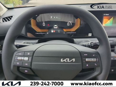 New 2025 Kia K4 LXS image 22