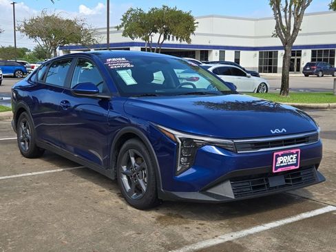 Used 2025 Kia K4 FWD image 3