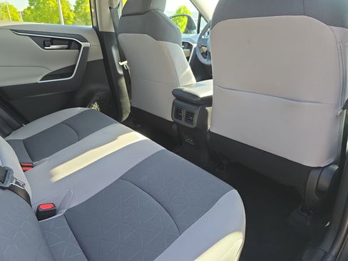 Used 2023 Toyota RAV4 XLE w/ Convenience Package image 11