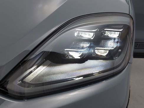 New 2026 Porsche Cayenne S image 34