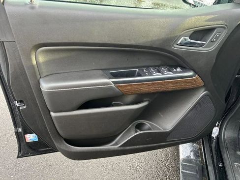 Used 2017 GMC Canyon Denali image 16