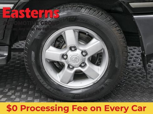 Used 2005 Toyota Land Cruiser AWD/4WD image 8