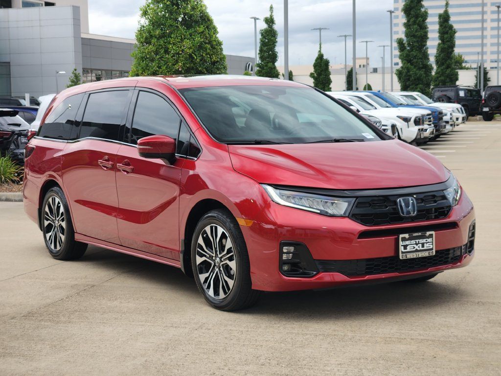 Used 2025 Honda Odyssey Elite image 3