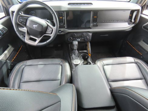 Used 2023 Ford Bronco Badlands w/ Sasquatch Package AWD/4WD image 20