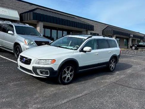 Used 2012 Volvo XC70 T6 AWD/4WD image 2