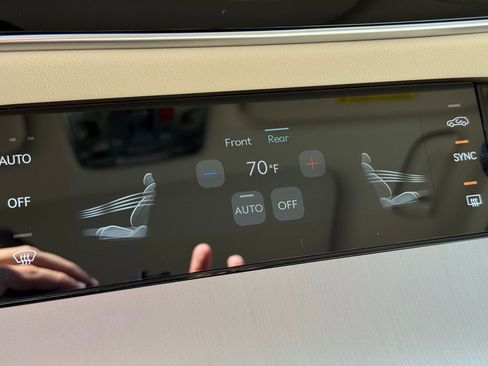 New 2026 Genesis GV70 2.5T Select image 36