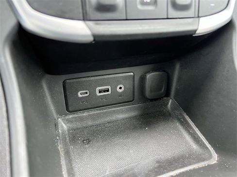 Used 2022 GMC Terrain SLE w/ Driver Convenience Package image 33