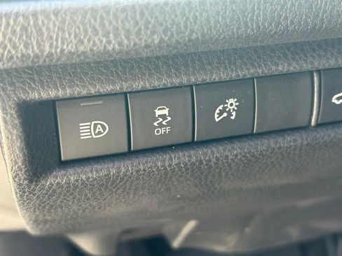 Used 2025 Toyota Camry XLE FWD image 24