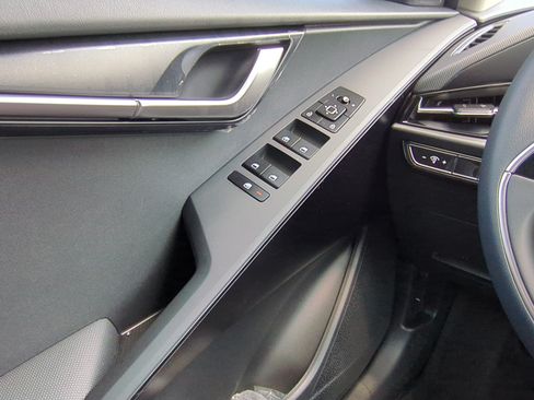 New 2026 Kia Niro LX FWD image 17