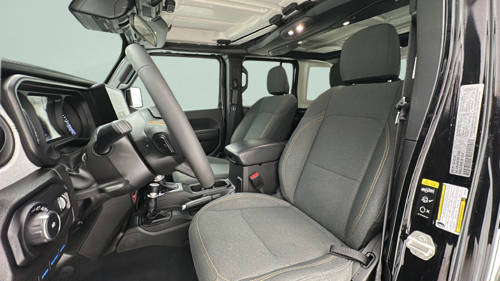 Used 2024 Jeep Wrangler Unlimited AWD/4WD image 14