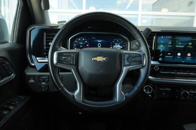 Used 2025 Chevrolet Silverado 1500 LT AWD/4WD image 23